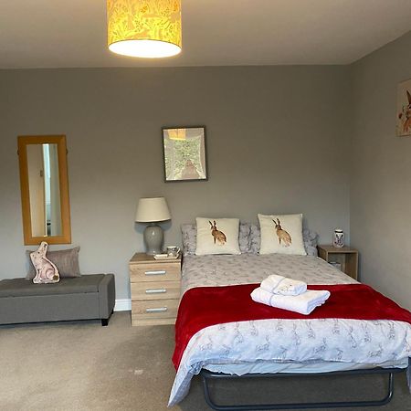 Little Hare Lodge - Spacious 2 Bedroom Attached Bungalow ウッドホール・スパ エクステリア 写真