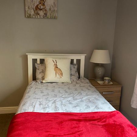 Little Hare Lodge - Spacious 2 Bedroom Attached Bungalow ウッドホール・スパ エクステリア 写真