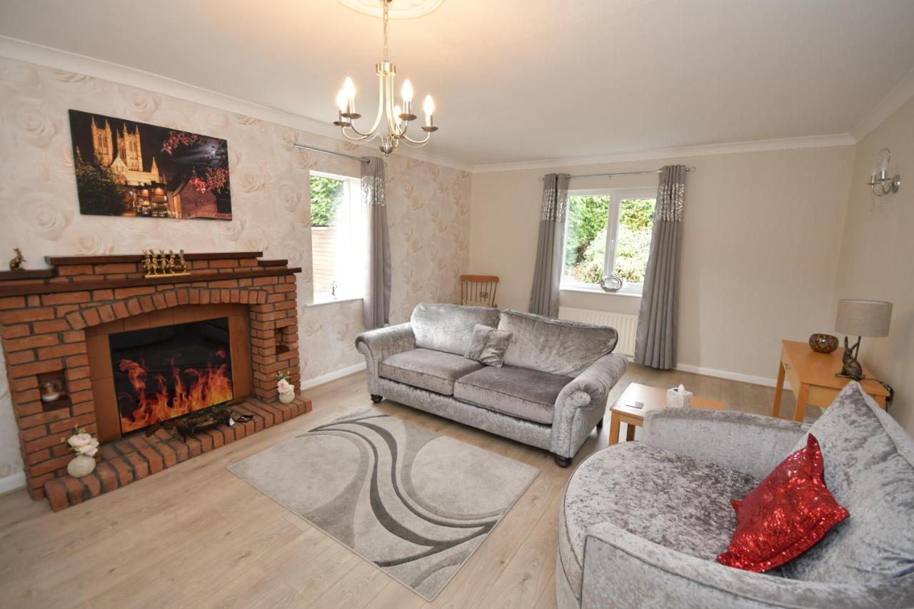 Little Hare Lodge - Spacious 2 Bedroom Attached Bungalow ウッドホール・スパ エクステリア 写真