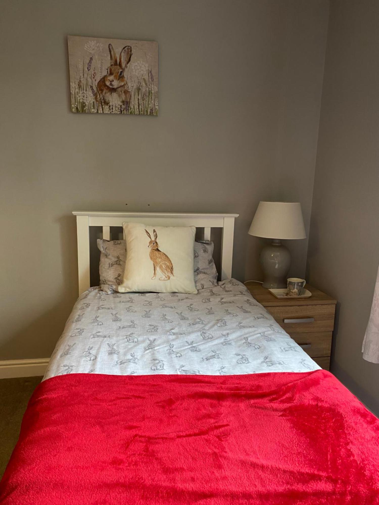 Little Hare Lodge - Spacious 2 Bedroom Attached Bungalow ウッドホール・スパ エクステリア 写真
